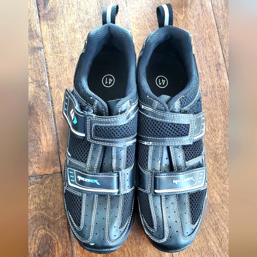Louis Garneau multrix cycling shoes, size 9.5 or 41 lightly worn